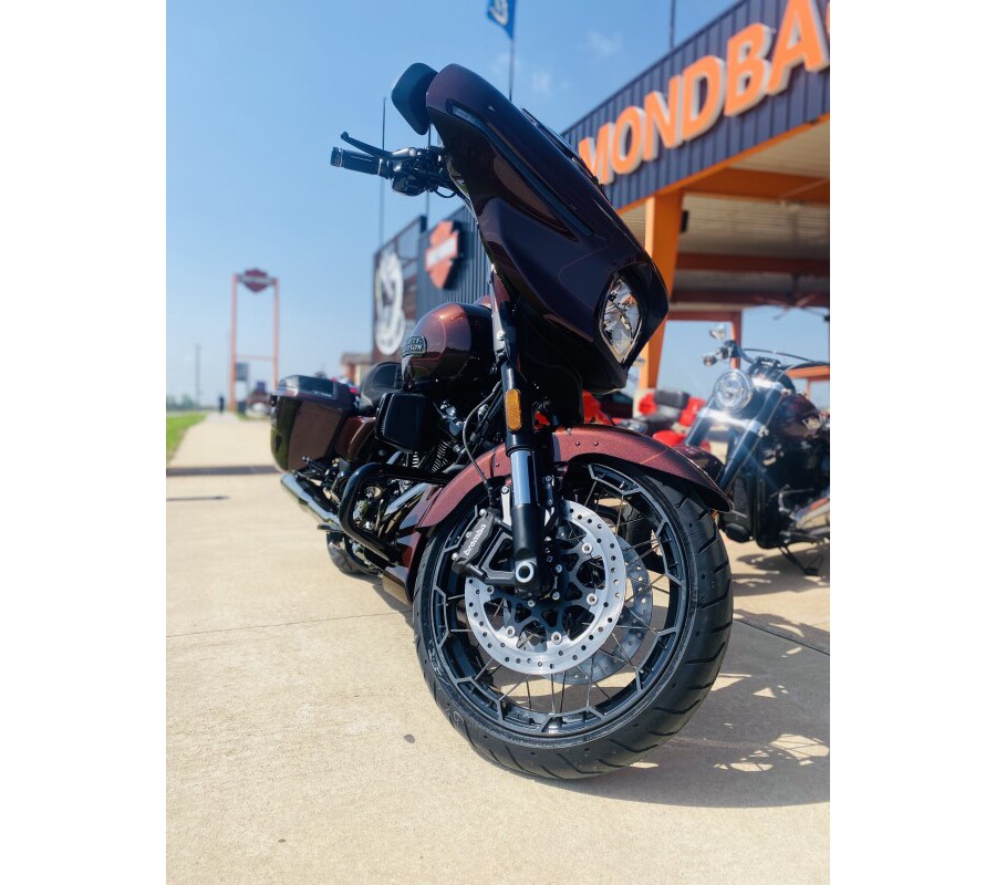 FLHXSE 2024 CVO™ Street Glide®