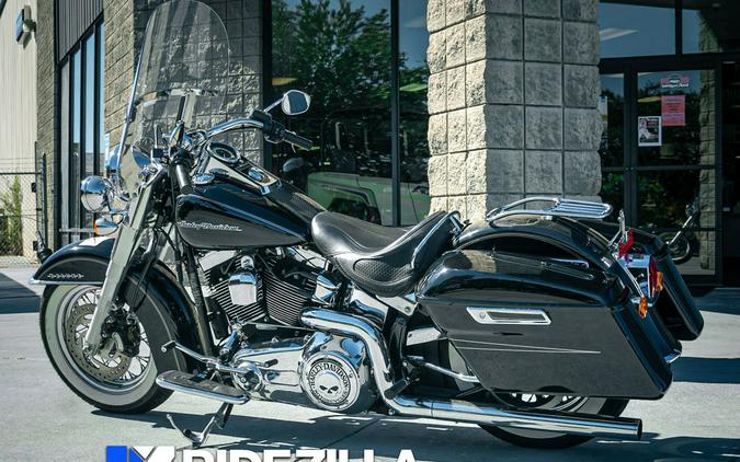 2017 Harley-Davidson Softail® Deluxe