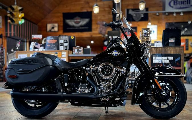 2026 Harley-Davidson® Heritage Classic Vivid Black Black Cast Wheels