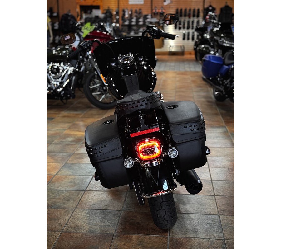 2026 Harley-Davidson® Heritage Classic Vivid Black Black Cast Wheels