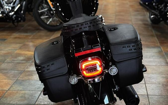 2026 Harley-Davidson® Heritage Classic Vivid Black Black Cast Wheels