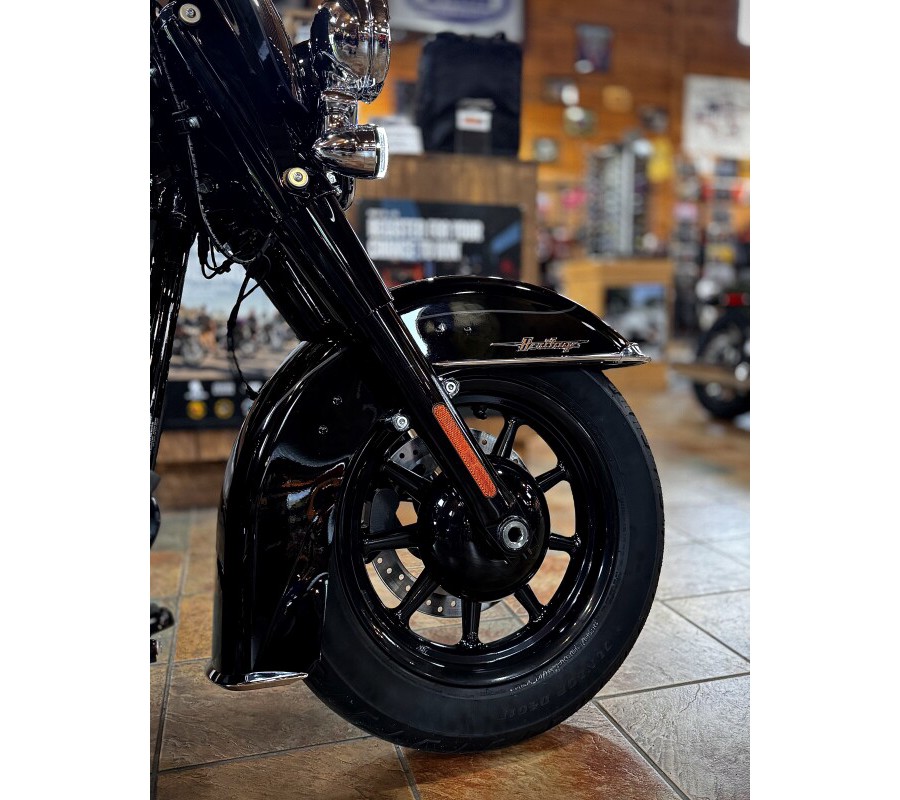 2026 Harley-Davidson® Heritage Classic Vivid Black Black Cast Wheels