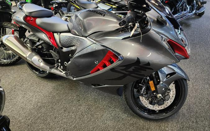 2022 Suzuki Hayabusa Review: Hypersport Track Time!