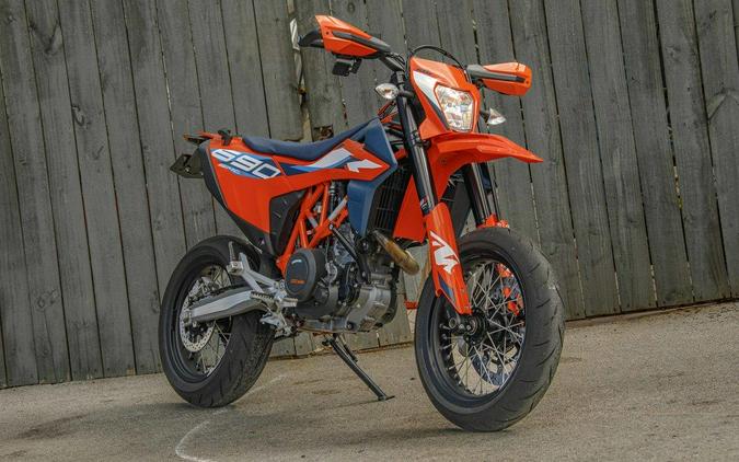 2023 KTM SMC 690 R