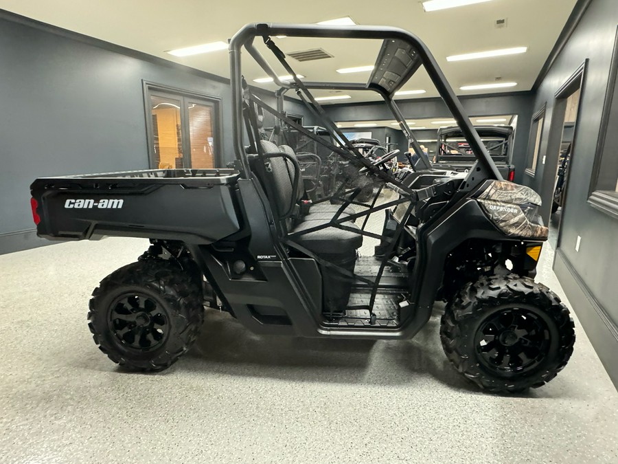 2025 Can-Am Defender DPS HD7