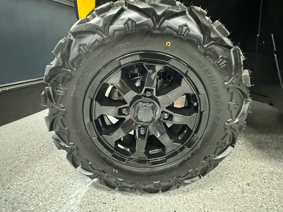 2025 Can-Am Defender DPS HD7