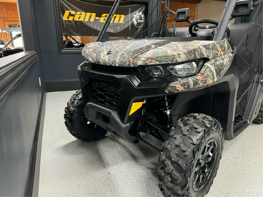 2025 Can-Am Defender DPS HD7