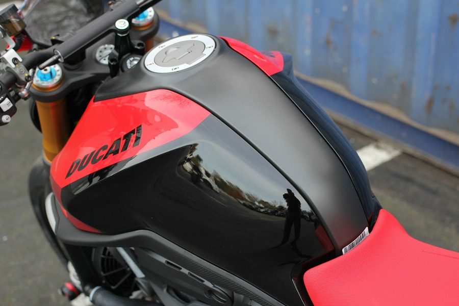 2023 Ducati Monster SP