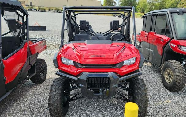 2025 Honda® Pioneer 1000-6 Deluxe Crew