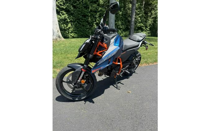 2026 KTM 390 DUKE, BLUE