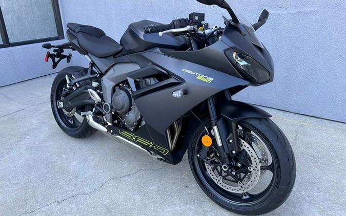 2025 Triumph Daytona 660 Satin Granite/Satin Black