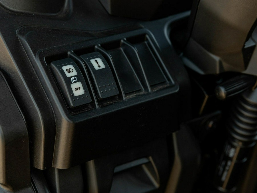 2025 Can-Am Defender MAX XT HD10