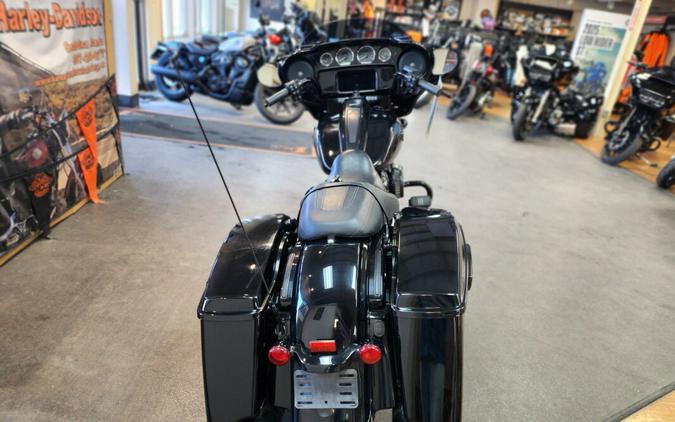 2022 Harley-Davidson® Street Glide® Special Vivid Black
