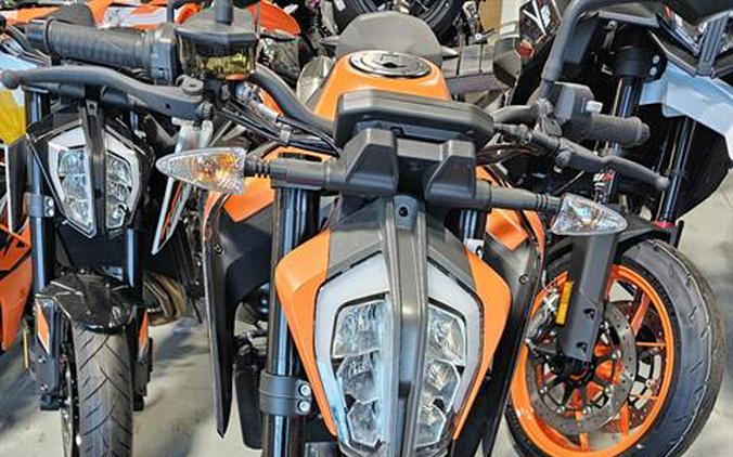 2021 KTM 890 Duke