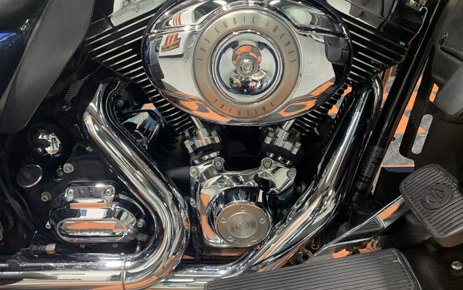 USED 2012 HARLEY-DAVIDSON TRI-GLIDE ULTRA CLASSIC FLHTCUTG FOR SALE NEAR LAKEVILLE, MN