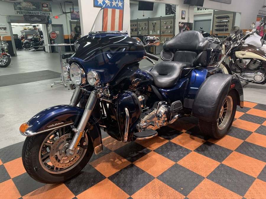 USED 2012 HARLEY-DAVIDSON TRI-GLIDE ULTRA CLASSIC FLHTCUTG FOR SALE NEAR LAKEVILLE, MN