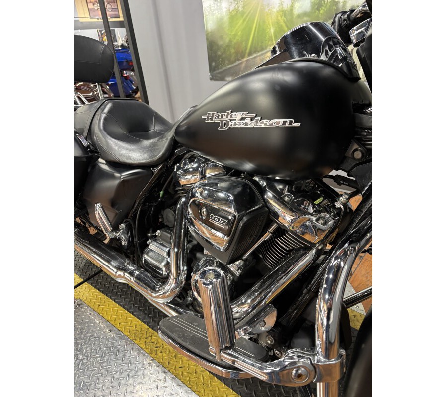 2017 Harley-Davidson® Street Glide® Special BLACK DENIM