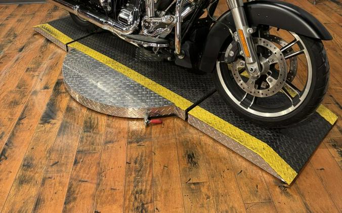 2017 Harley-Davidson® Street Glide® Special BLACK DENIM