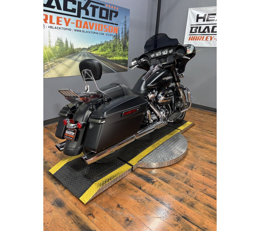 2017 Harley-Davidson® Street Glide® Special BLACK DENIM