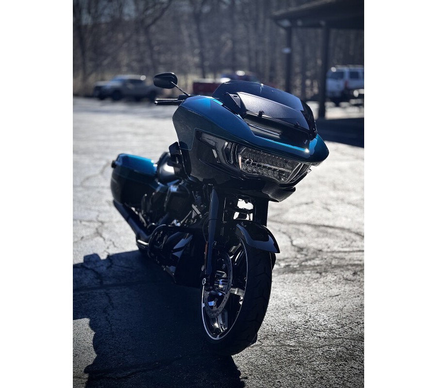 2026 Harley-Davidson® Road Glide® Teal Thunder / Vivid Black Black Trim