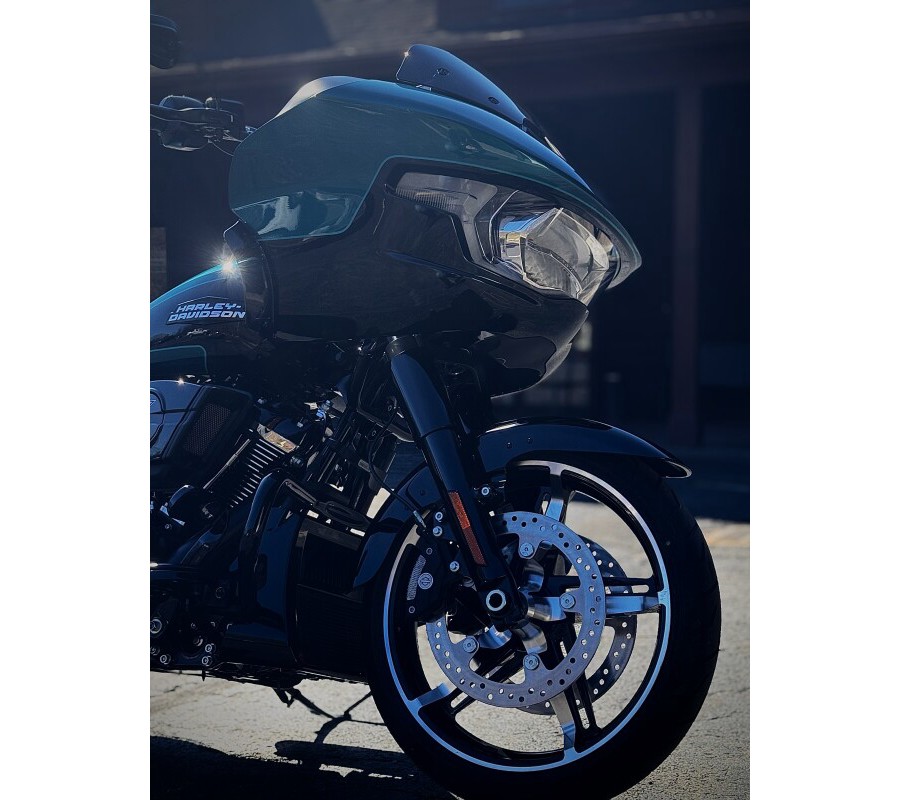 2026 Harley-Davidson® Road Glide® Teal Thunder / Vivid Black Black Trim