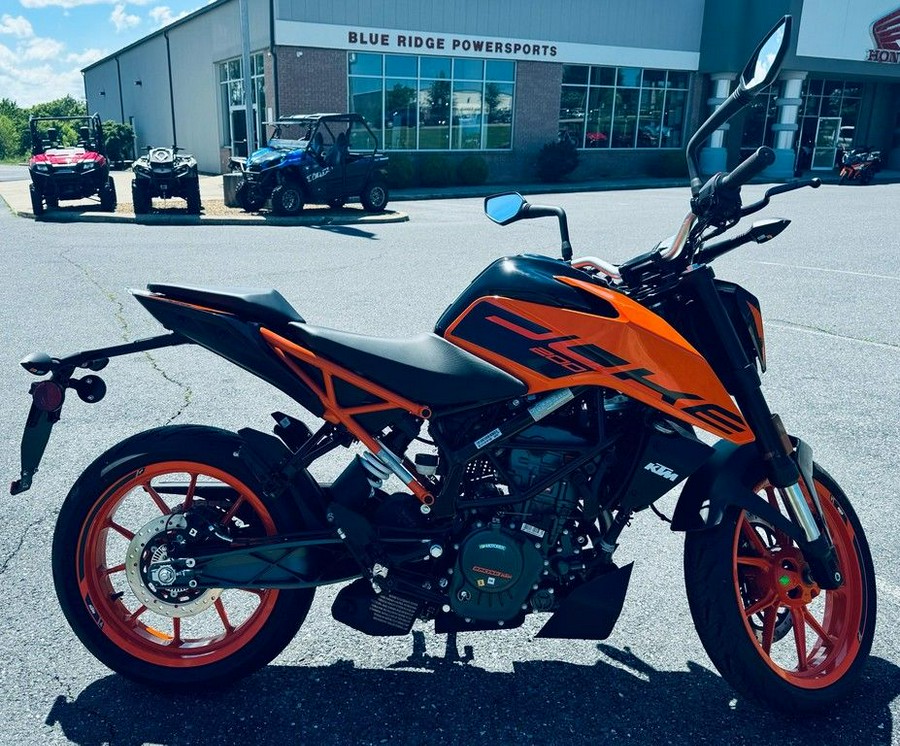 2023 KTM 200 Duke