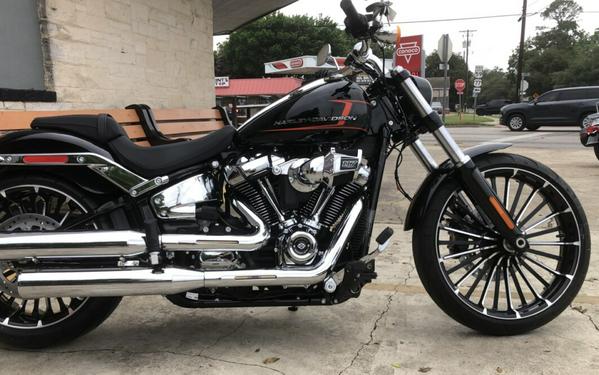 2024 Harley-Davidson Breakout 117 Vivid Black