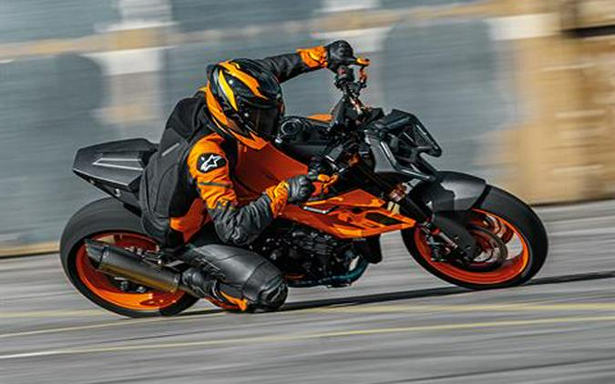 2024 KTM 990 Duke