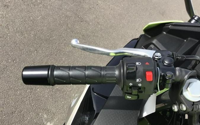 2026 Kawasaki Ninja® 500 ABS Metallic Yellowish Green/Ebony