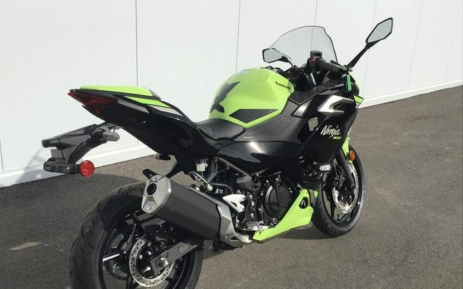 2026 Kawasaki Ninja® 500 ABS Metallic Yellowish Green/Ebony