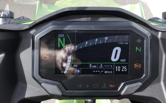 2026 Kawasaki Ninja® 500 ABS Metallic Yellowish Green/Ebony