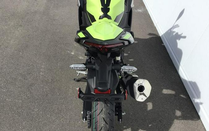 2026 Kawasaki Ninja® 500 ABS Metallic Yellowish Green/Ebony