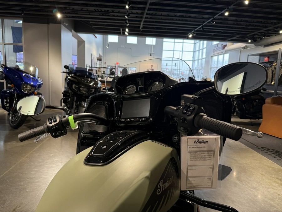 2025 Indian Motorcycle Challenger® Dark Horse® 112