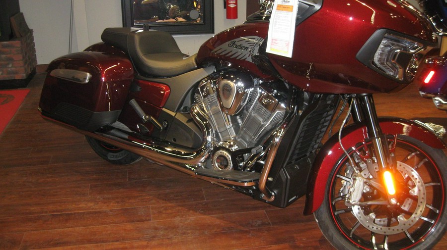 2022 Indian Motorcycle Indian Challenger Limited - MAROON METALLIC