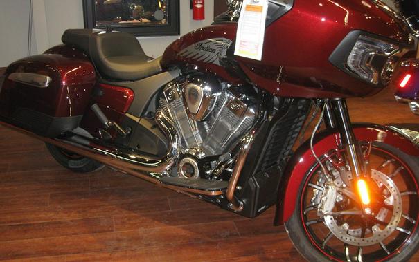 2022 Indian Motorcycle Indian Challenger Limited - MAROON METALLIC