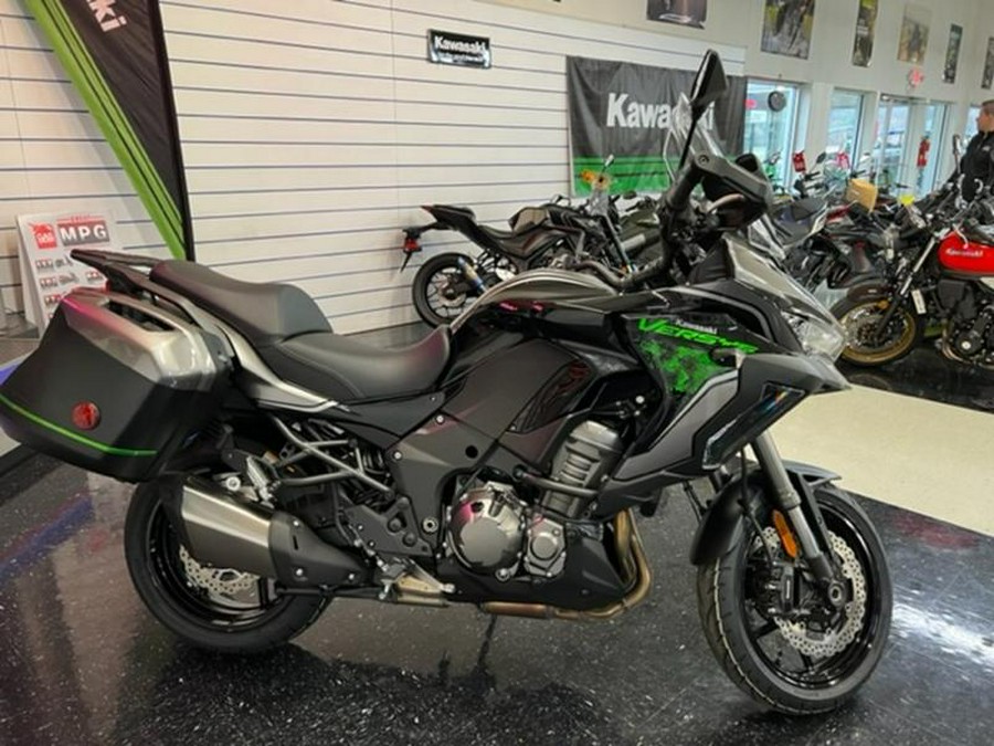 2023 Kawasaki Versys® 1000 SE LT+