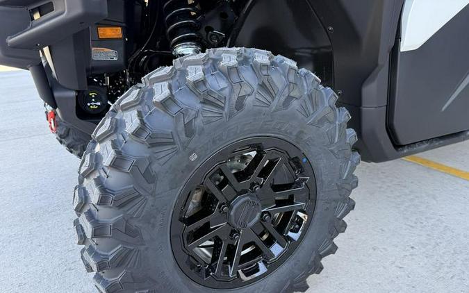 2026 Can-Am® Defender MAX Limited HD11