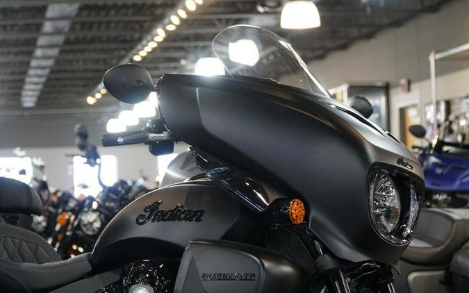 2025 Indian Motorcycle® Roadmaster® PowerPlus Dark Horse® Black Smoke