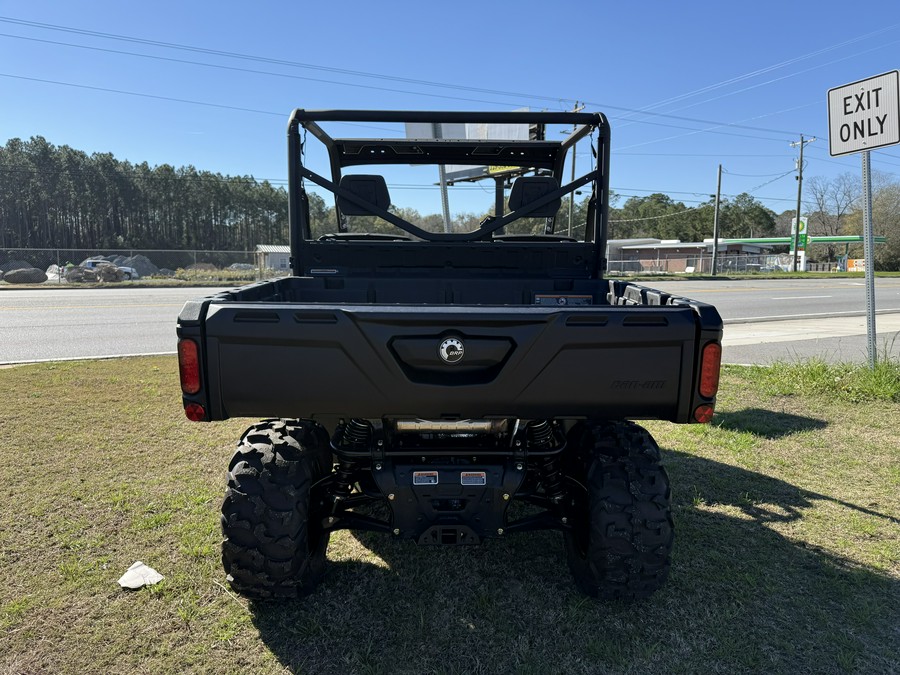 2026 Can-Am Defender HD7