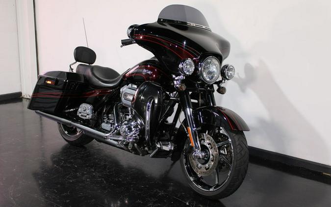 2011 Harley-Davidson FLHXSE2 - CVO Street Glide