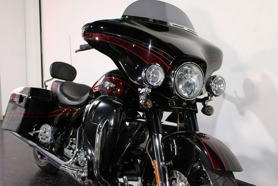 2011 Harley-Davidson FLHXSE2 - CVO Street Glide