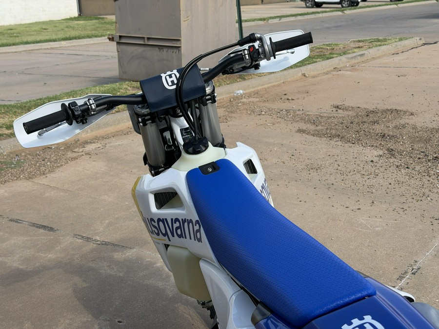2027 HUSQVARNA FX 350
