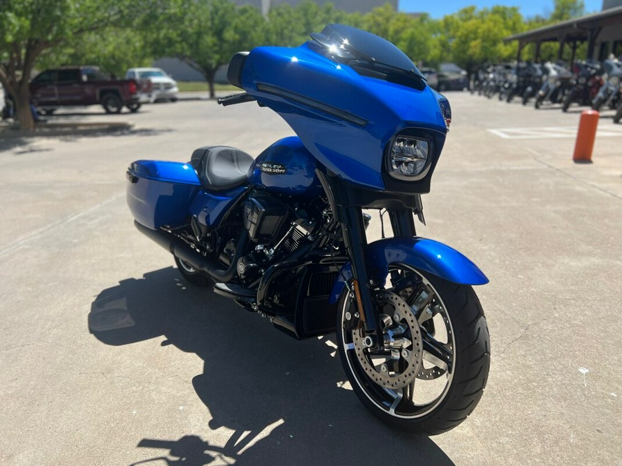 2024 Harley-Davidson® Street Glide® Blue Burst - Black Finish