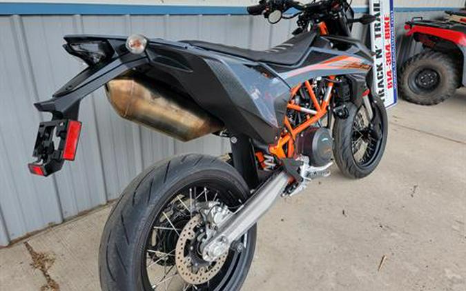 2022 KTM 690 SMC R