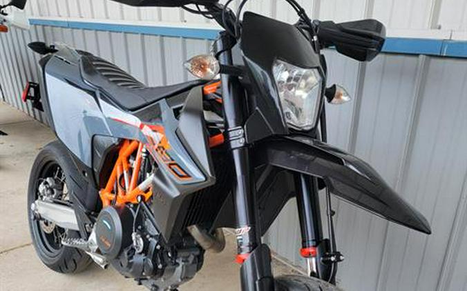 2022 KTM 690 SMC R