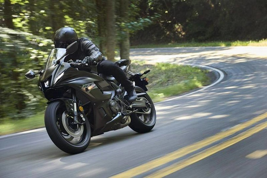 2025 Yamaha YZF-R7 CA