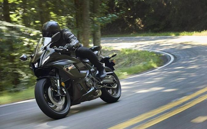 2025 Yamaha YZF-R7 CA