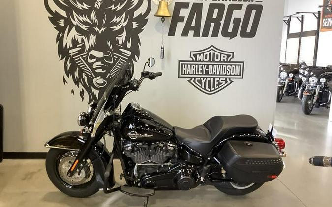 2020 Harley-Davidson® FLHCS - Heritage Classic 114