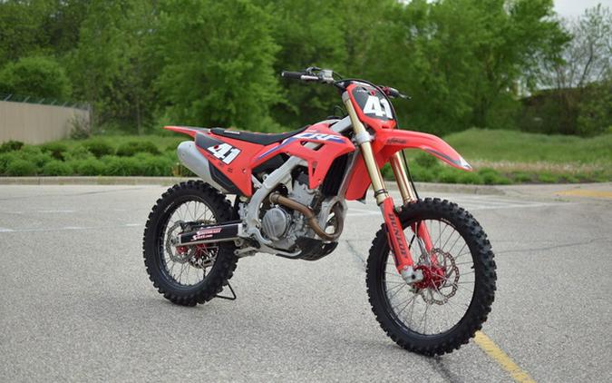 2022 Honda CRF250R Review (13 Fast Facts for Motocross Racing)