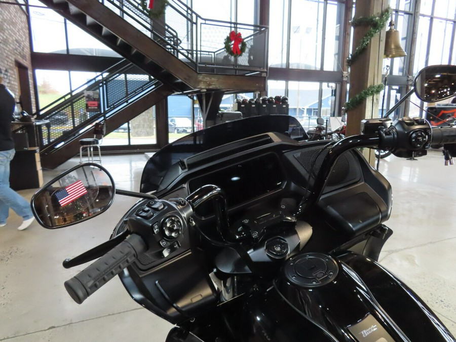 2025 Harley-Davidson® FLTRX Road Glide™